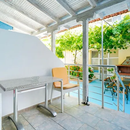 Relax يميناريا